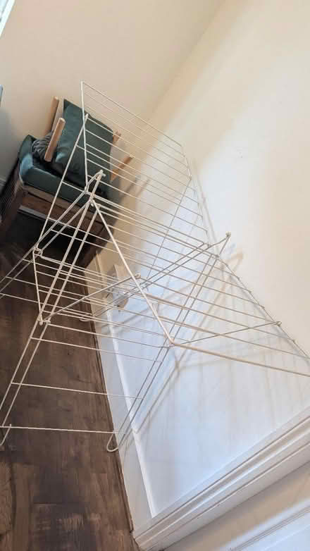 Photo of free Clothes airer (TW10) #2