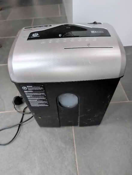 Photo of free Amazon Basics Shredder (Prince William Court CB4) #2