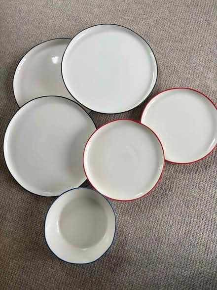 Photo of free Dinner plates and dishes (Sw20 Raynes Park) #2
