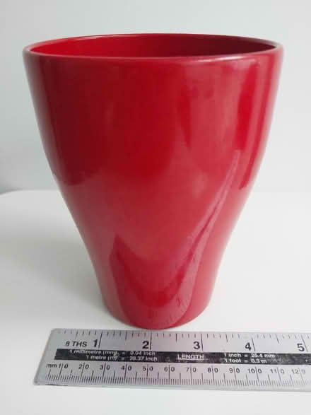 Photo of free Small ceramic vase (Ealing Pitshanger W5) #2