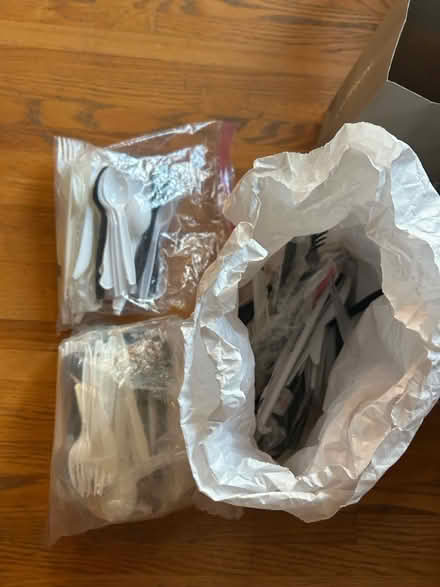 Photo of free Utensils single use (Beverly Grove in Los Angeles) #1