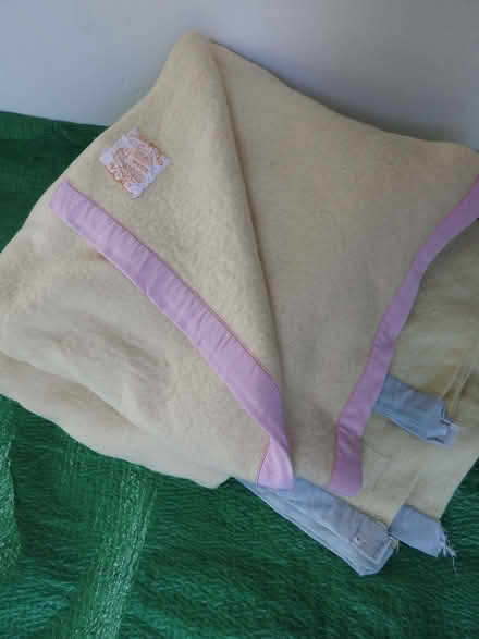 Photo of free Blankets (Agar Nook LE67) #1