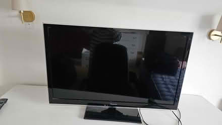Photo of free Bedroom furniture and tv (Bramcote Ng9 3EP) #3