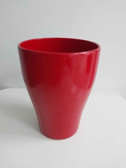Photo of free Small ceramic vase (Ealing Pitshanger W5) #1