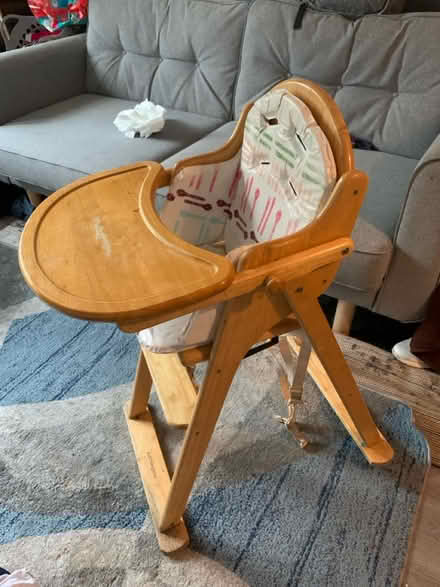 Photo of free high chair (LU5) #1