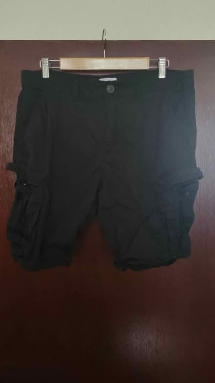 Photo of free W34 black cargo shorts (Southend, SS1) #1