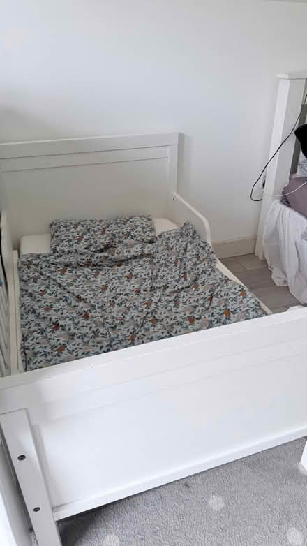 Photo of free IKEA extendable bed frame (Thornton Heath CR7) #1
