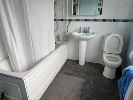 Photo of free Old Bathroom Suite (Croham CR2) #1