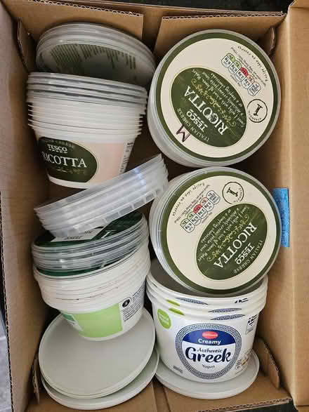 Photo of free Empty pots (Fetcham / Bookham KT22) #1