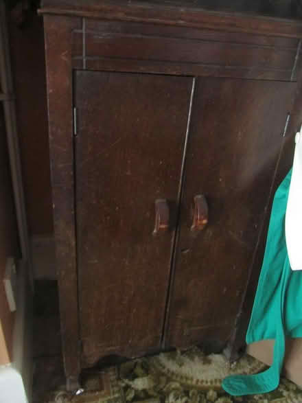Photo of free 50's vinyl record storage cabinet (Potters bar EN6) #2