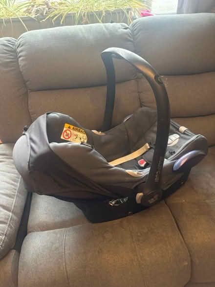 Photo of free Maxi-cosi baby/toddler car seat (Walderslade ME5) #2