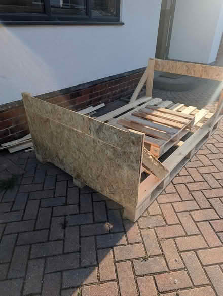 Photo of free Large pallet, small pallet, scraps (Crosspool S10) #2
