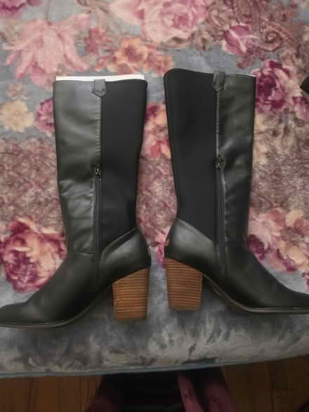 Photo of free Size 11M (Bronx) #2