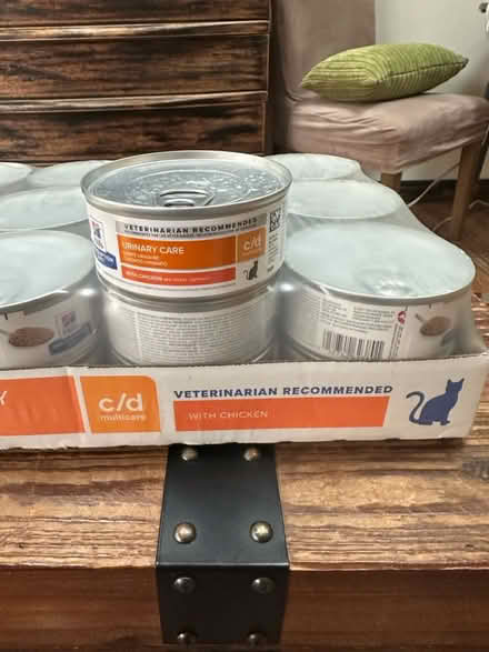Photo of free Vet recommended cat food (Westchester nr LMU) #2