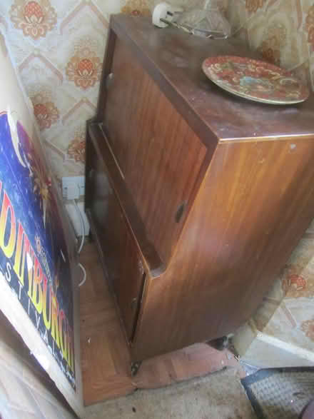 Photo of free 60's/70's vinyl record cabinet (Potters bar EN6) #1