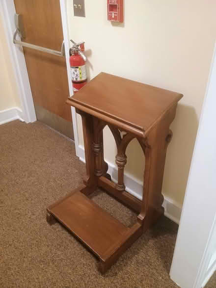 Photo of free Kneeling Post (Newport News, Bruton Ave) #2