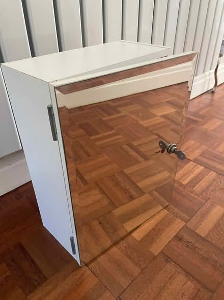 Photo of free Small white bathroom cabinet (Wokingham RG40) #1