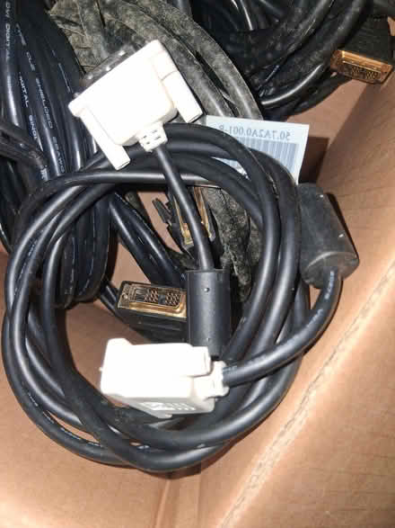 Photo of free Box of cables VGA 18pin (07075 - Wood Ridge) #2
