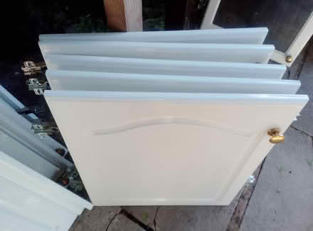 Photo of free Various white cupboard doors & drawer fronts I'll (Farmoor OX2) #3