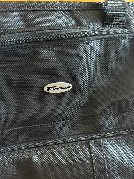 Photo of free Targus lightweight laptop bag (Kensington Brooklyn) #3