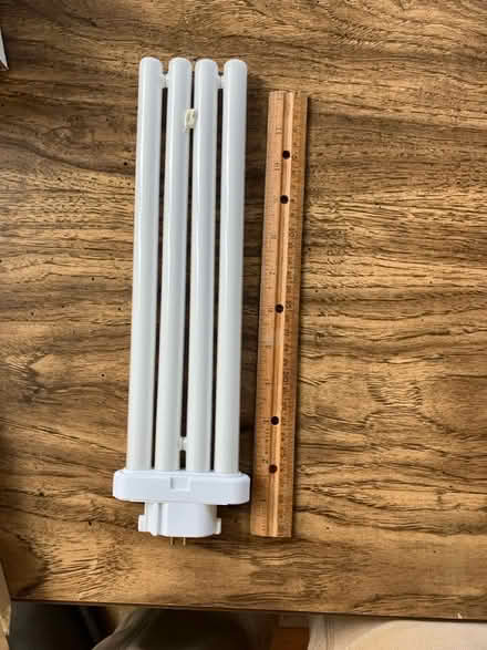 Photo of free 4-pin, 4-tube fluorescent bulb (Crestwood, NW DC) #2