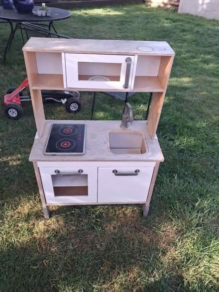 Photo of free Play kitchen (New addington CR0 0AG) #1