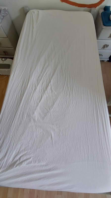 Photo of Single mattress 90 × 190cm (Ealing Pitshanger W5) #1