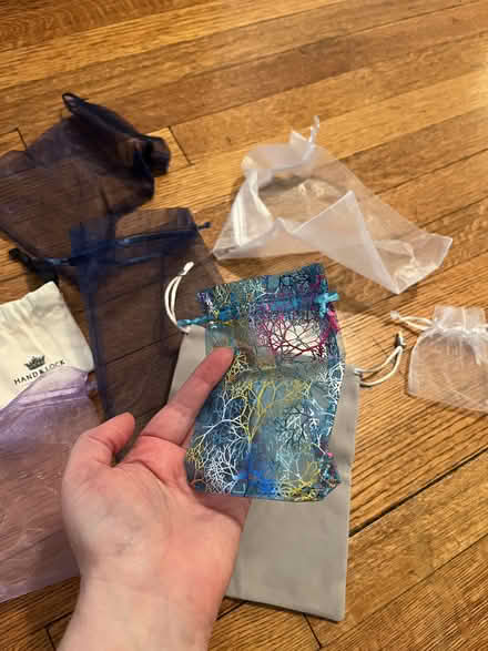 Photo of free variety of small gift boxes & bags (Kensington Brooklyn) #4