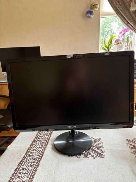 Photo of free Computer screen (Sutton Courtenay OX14) #1