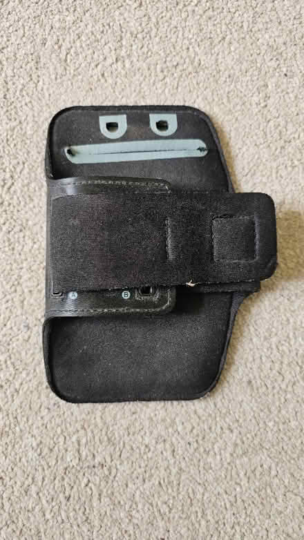 Photo of free Phone armbands - black (TW1) #2