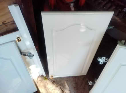 Photo of free Various white cupboard doors & drawer fronts I'll (Farmoor OX2) #2