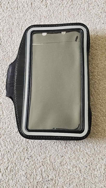 Photo of free Phone armbands - black (TW1) #1