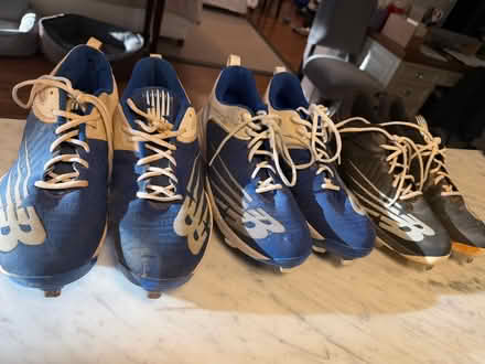 Photo of free Men’s baseball cleats (Brentwood) #1