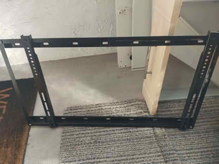 Photo of free VESA TV non-swivel wall bracket (Shepperton TW17) #1