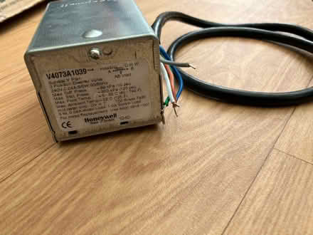 Photo of free Honeywell v4073A1039 head (Pinner HA2) #4