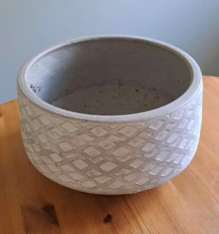 Photo of free Indoor ceramic planter (Wokingham RG40) #1