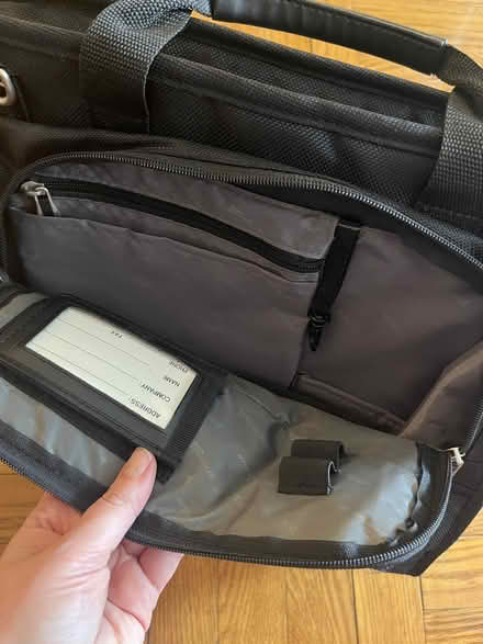 Photo of free Targus lightweight laptop bag (Kensington Brooklyn) #4