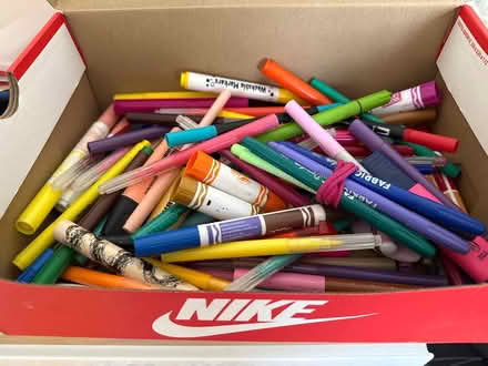 Photo of free Assorted pens and highlighters (St John’s Wood NW8 9) #1