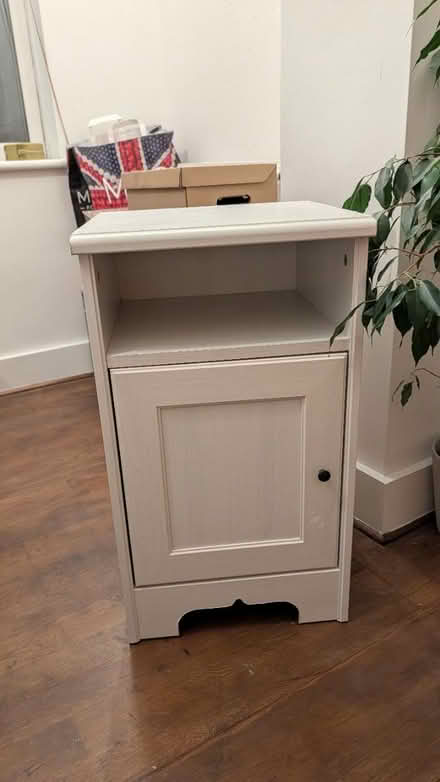 Photo of free Bedside table (TW10) #1