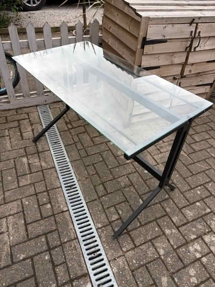 Photo of free Desk (TW2) #2