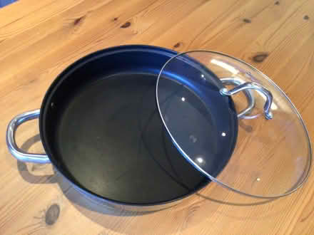 Photo of free Sauté / roasting pan 30cm, non -stick (Surrenden BN1) #2