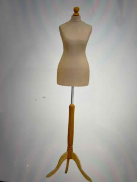 Photo of Dress makers dummy/female mannequin (Burnham SL1 8) #1