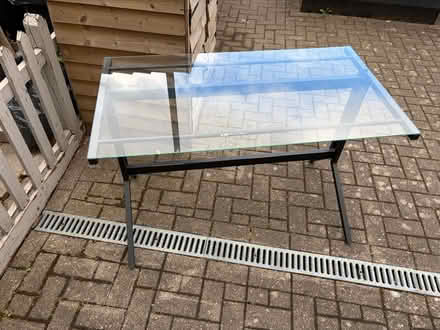 Photo of free Desk (TW2) #3