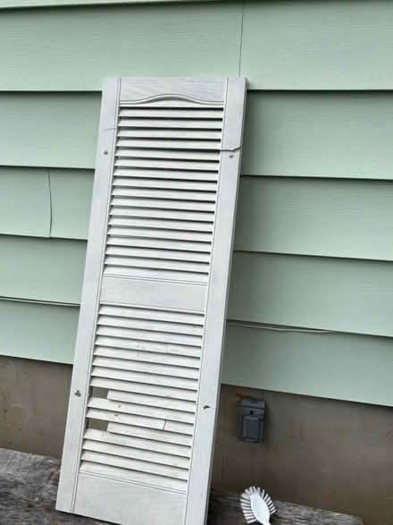 Photo of free One window shutter as is (Lanham) #1