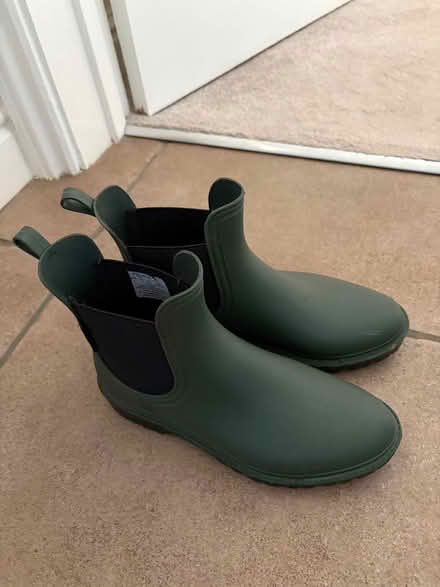 Photo of free Size 6 ladies’ rubber ankle boots (Bussage GL6) #2