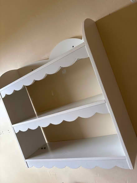 Photo of free Wall shelf white (Stanhill BB5) #2