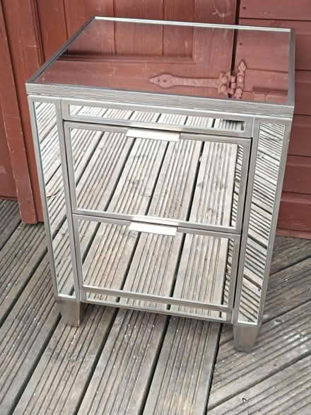 Photo of free mirrored 2-drawer bedside table (Stevenage SG2) #2