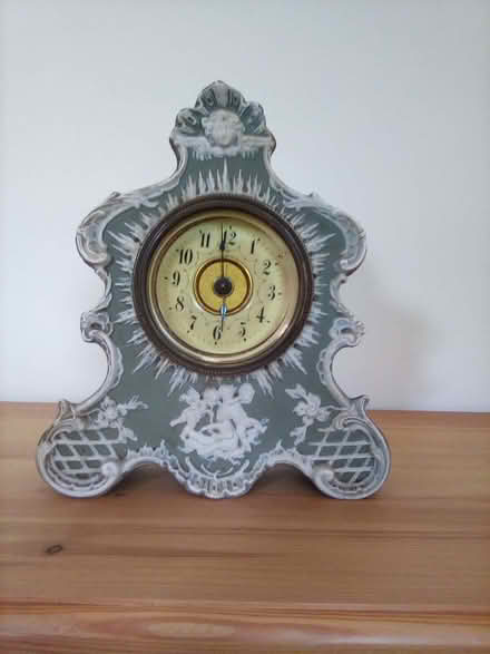 Photo of free Antique Mantel Clock (High Hurstwood TN22) #1