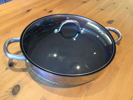 Photo of free Sauté / roasting pan 30cm, non -stick (Surrenden BN1) #1