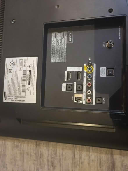 Photo of free Samsung 32 inch TV (Elmvale Acres) #3